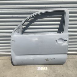 2005 2015 TOYOTA TACOMA LEFT FRONT DOOR OEM 
