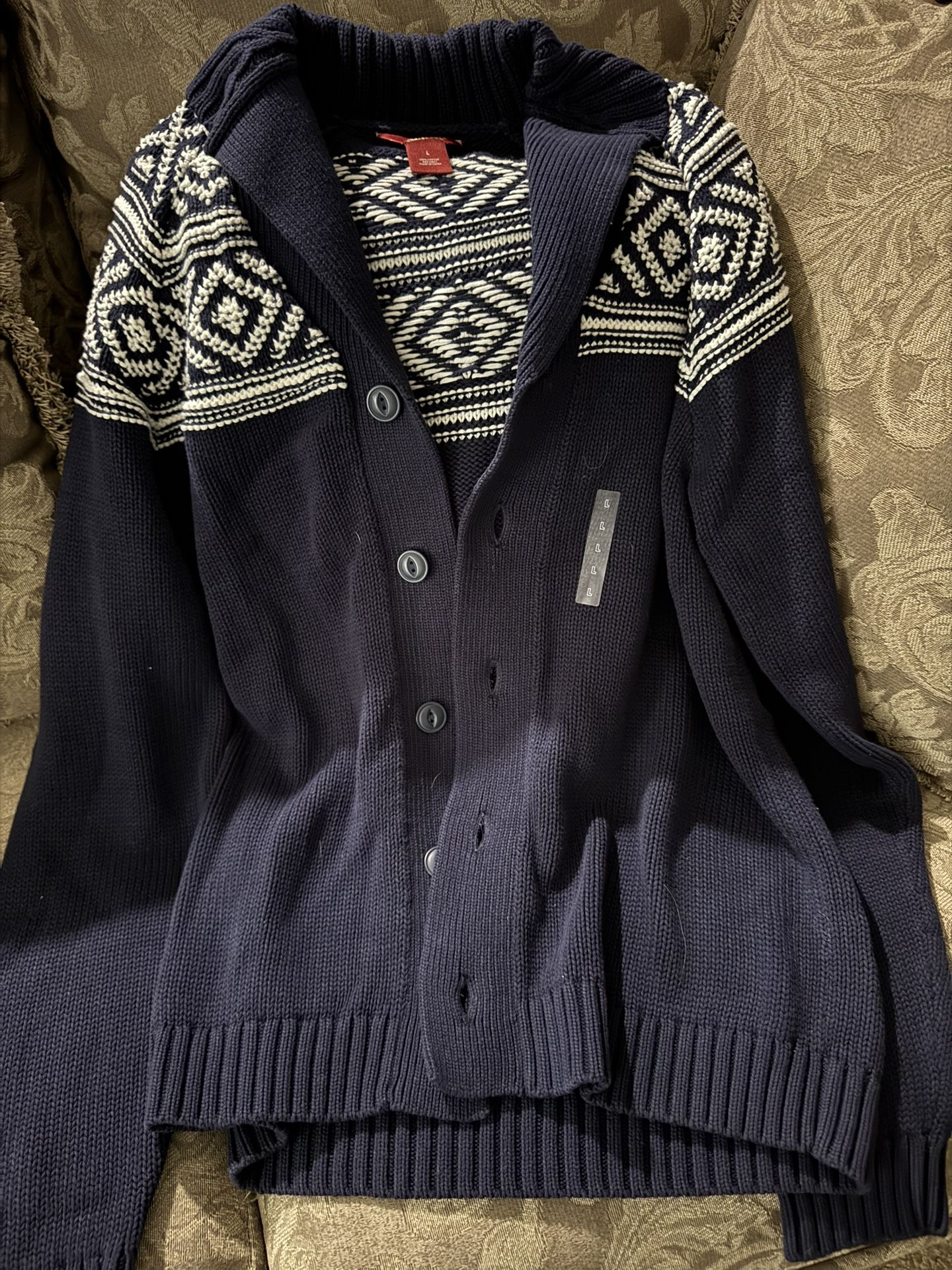 Men’s NEW Cardigan Sweater Size L