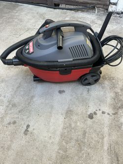 shop vac craftsman 5.0 peak hp wet/dry vac with attachments