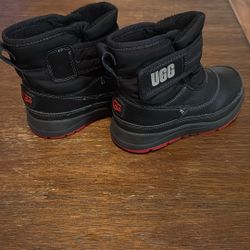 UGG BOOTS 