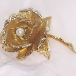 Elegant Vintage Boucher Rose Brooch #537