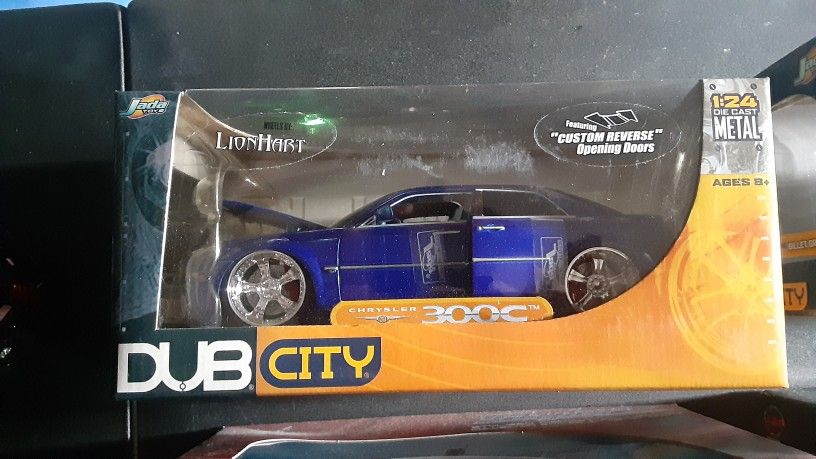 1:24 Scale Chrysler 300