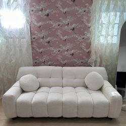 Couch In Perfect Condition 
