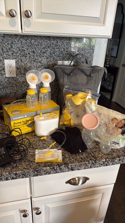 Medela Breast Pump & Breastfeeding Supplies