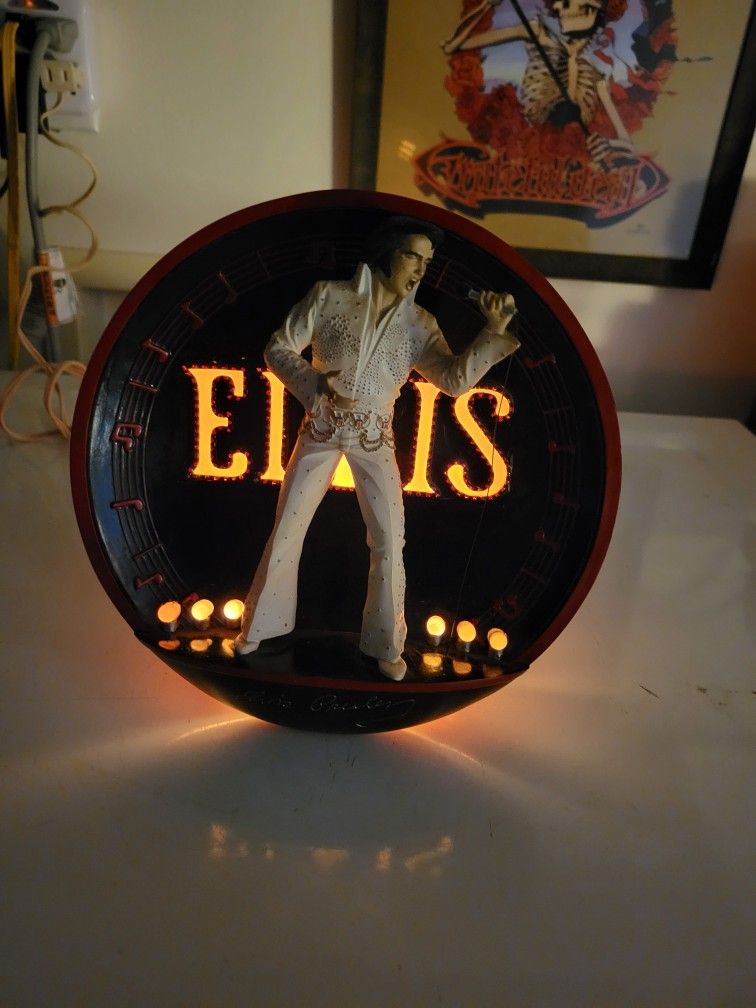 Vintage Elvis Presley "Elvis In The Spotlight Live In HAWAII " Tabletop Lamp