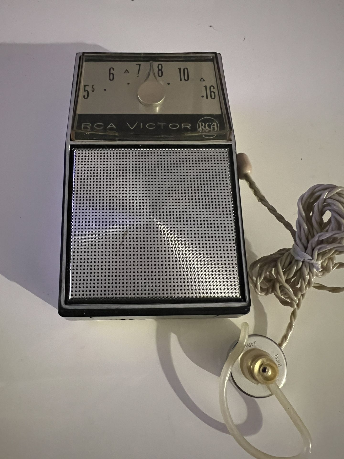Vintage RCA Victor Model 3 RH-31 AM Transistor Radio