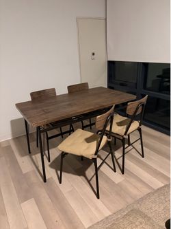 Dinning Table & 4 Chairs