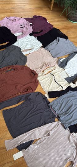 Teen’s tops size small bundle