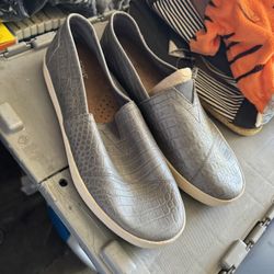 Gray TOMS Leather Size M 9 Women’s 10