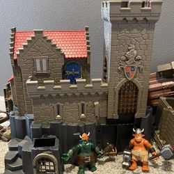 Kids Toys: Playmobile Castles and People 