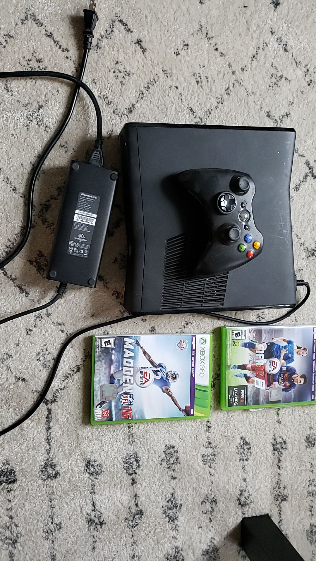 Xbox360 with controller and two games