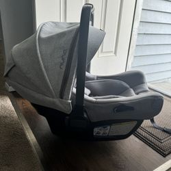 Nuna Pipa Lite Rx Car seat 