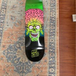 MARS ATACKS Santa Cruz Scare Board