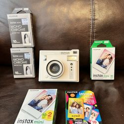 Lomo Adventure Instant Camera And Film Bundle