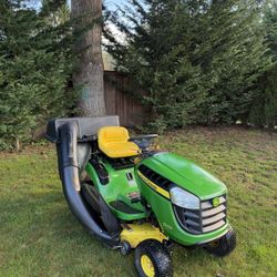 John Deere Riding Mower Lawnmower With Bagger 