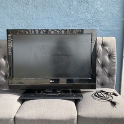 32 Inch LG TV 