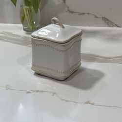 Princess House Pavilion Mini Ceramic Jar with a lid
