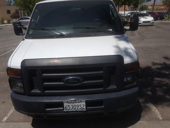 Ford E-350 Superduty 2012