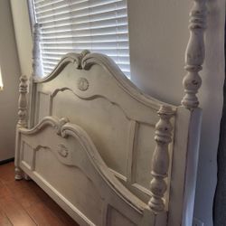 vintage / farmhouse-style poster bed 
