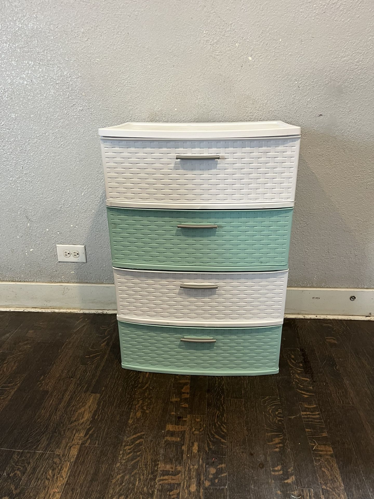 4 Storage Drawers
