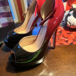 Never Worn Woman’s Shoes 