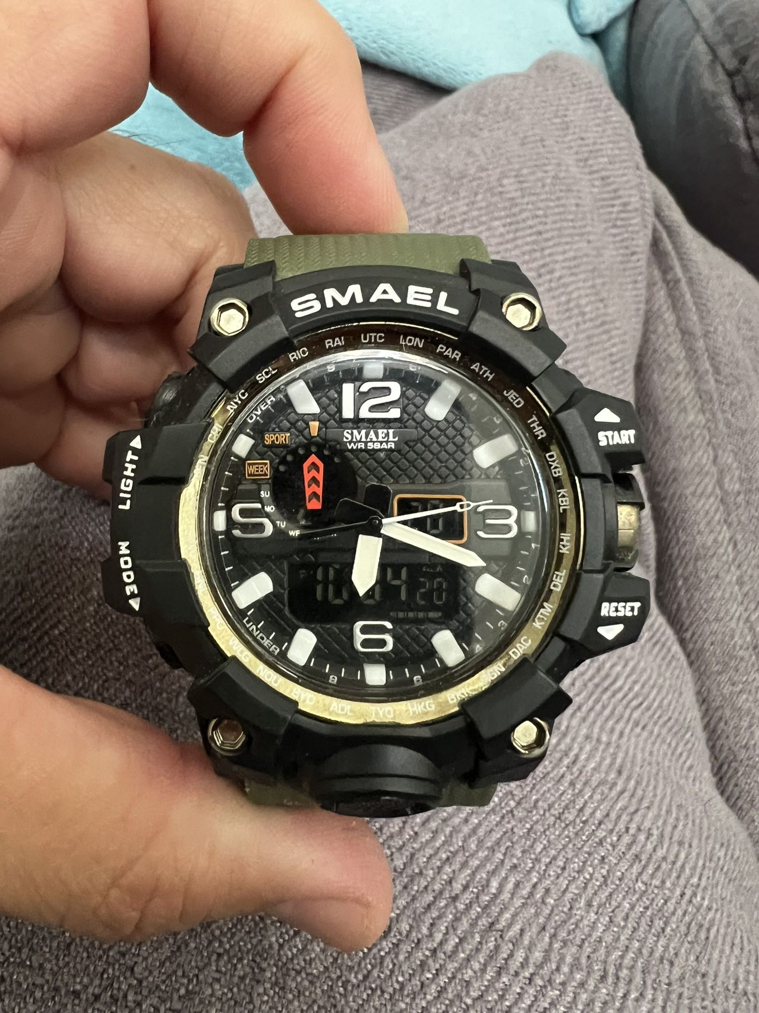 Relo/ Watch (SMAEL)  no Battery / Necesita Batería 