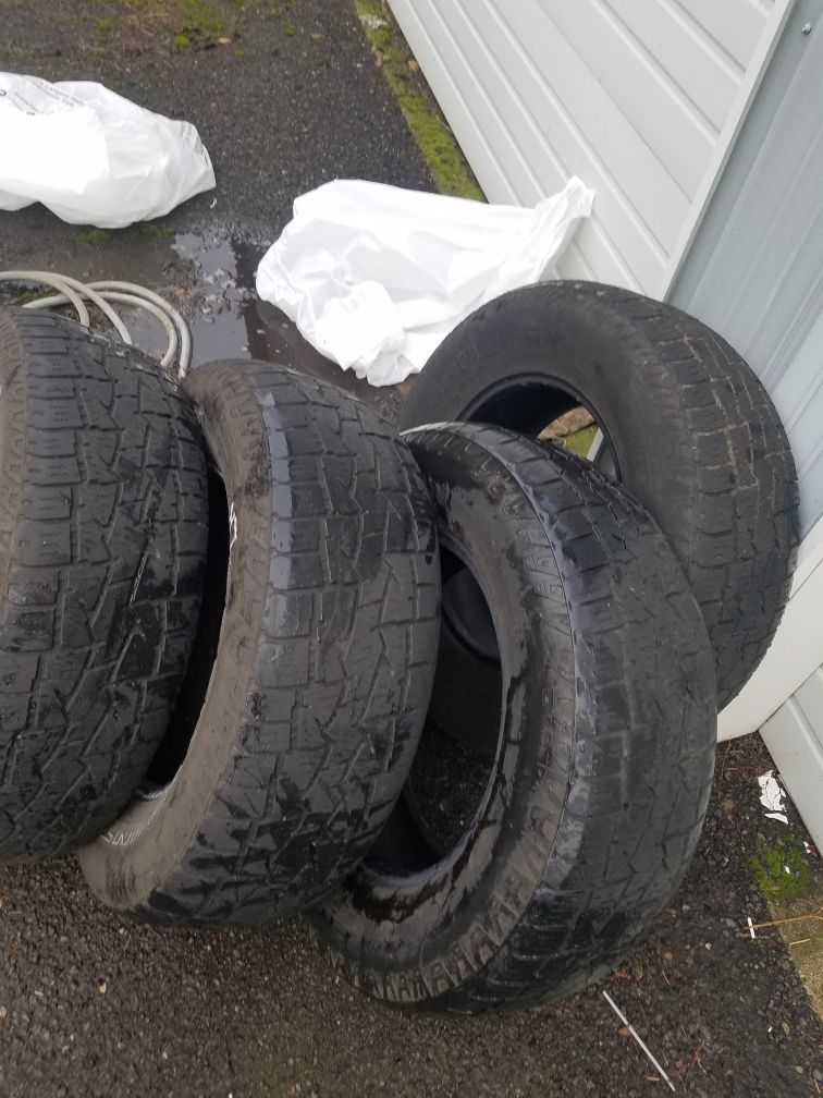 Set of 265/70R18
