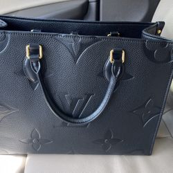 LV Purse New 