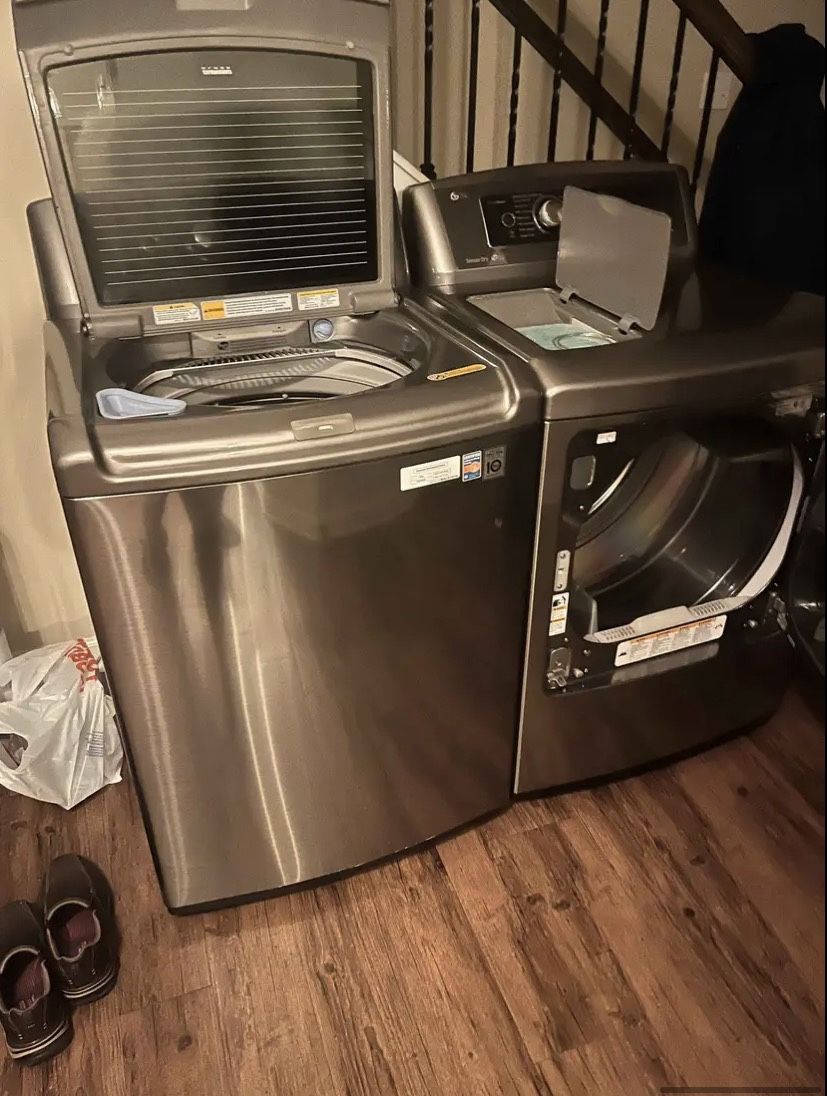 LG Washer And Dryer Set 