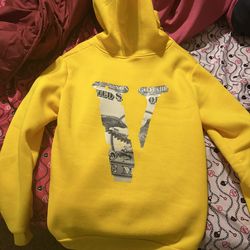 VLONE HOODIE SIZE L