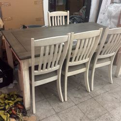 Good Condition Dining Table With 4 Chairs And Drawers 