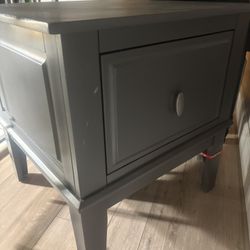 Nightstand/side Table