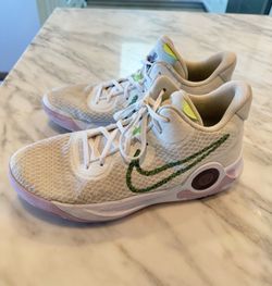 MENS KD BASKETBALL SHOES SIZE 11