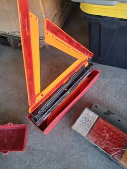 Foldable Emergency Warning Triangle