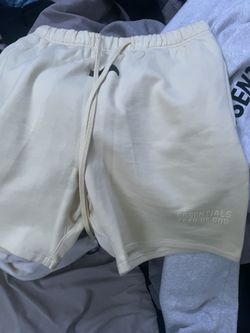 canary essential shorts