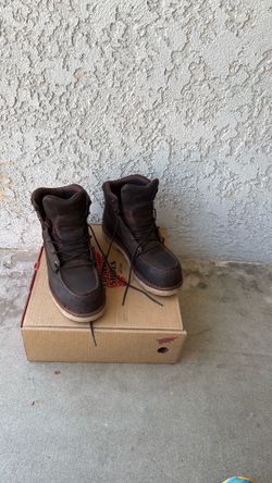 Red Wing Men’s Boots Size 9 Safety Toe