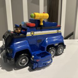 Paw Patrol - Chase Ultimate Rescue Vehicle