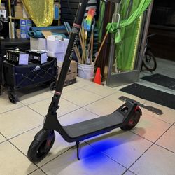 PHANTOM A10 MOTOR 400W POWER -15.5MPH-RANGE 28MILES-ANTIPUNCTURE TIRES-ATMOSPHERE SIDE LIGHTS