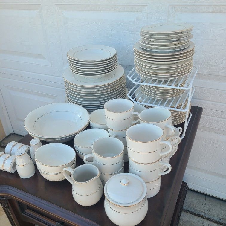 Dishes Gold Accent Rim Kitchen & Dining