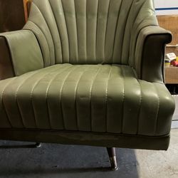 Vintage 2 Couches & 3 Chairs