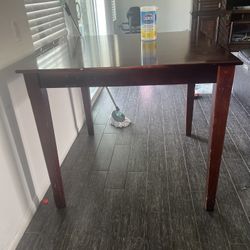 Dining Table Good Conditions 