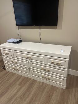 Dresser
