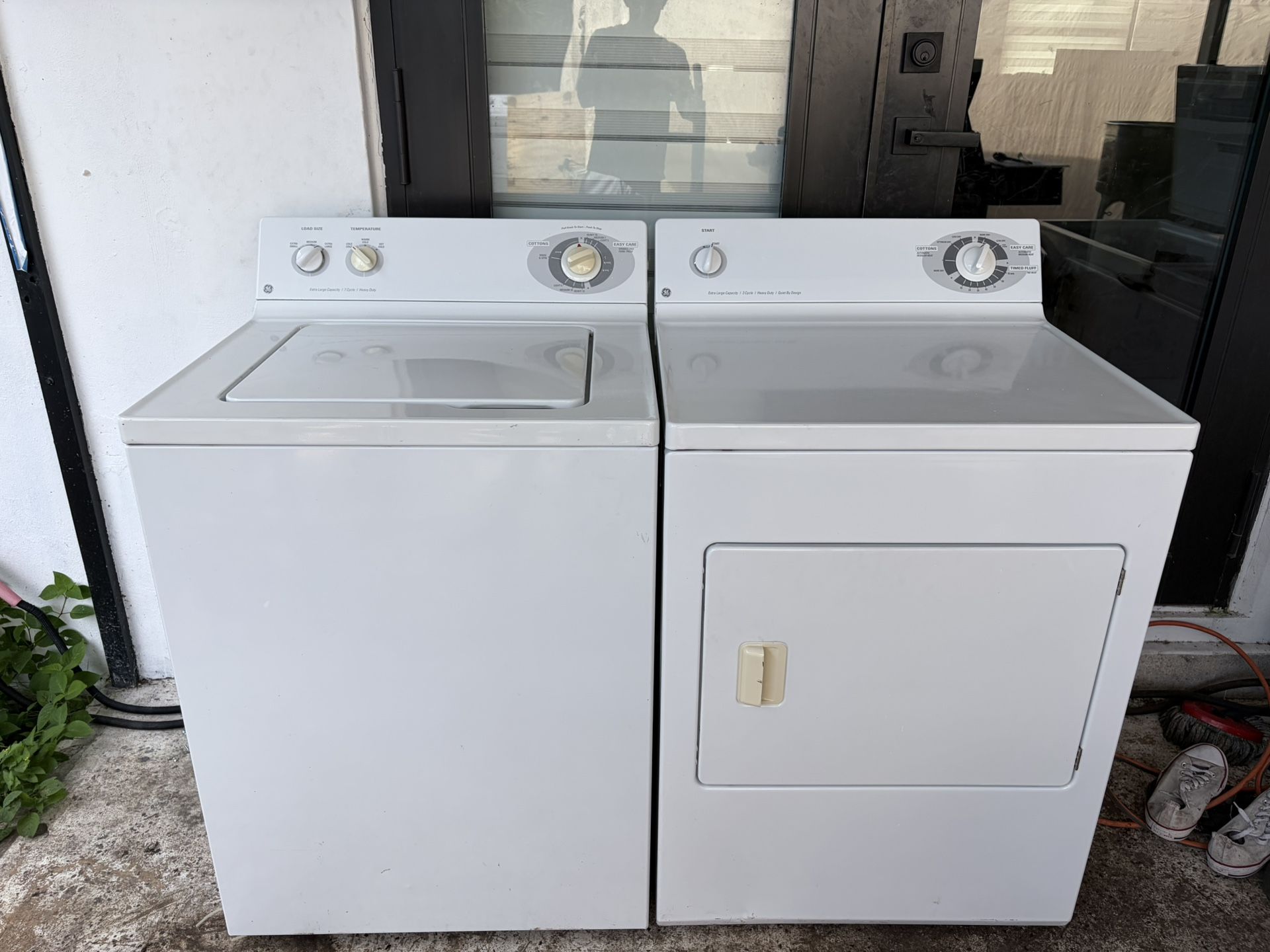 GE WASHER AND DRYER SET