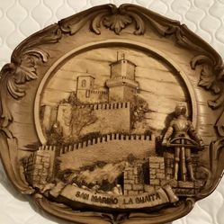 Vintage san marino la quaita wooden wall plate