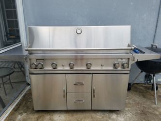 Members Mark BBQ grill