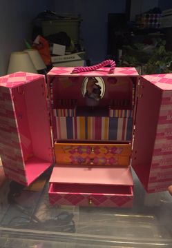 Musical Barbie jewelry box