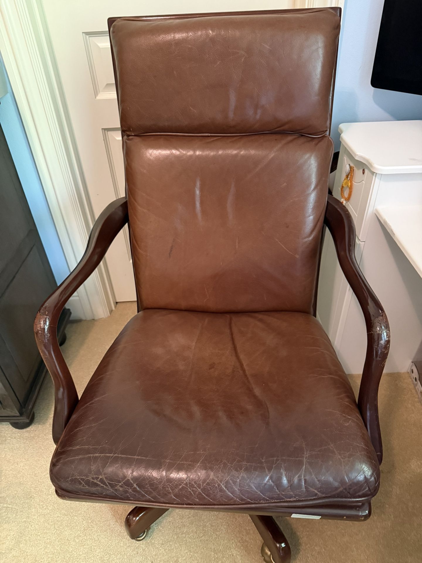 Hancock & Moore Leather Executive Desk Chair Swivel Rock