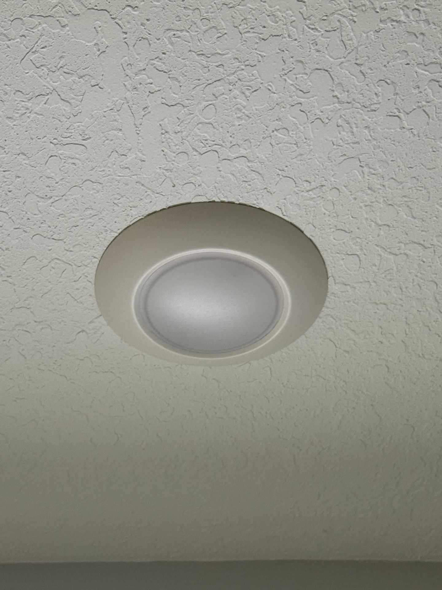 10 - 6” LED Low Profile Recessed & Surface Mount Disk Light, Round, 15W, 900 Lumens, 3000K Warm White
