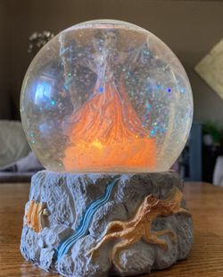 Wizard Snow Globe Lights Up