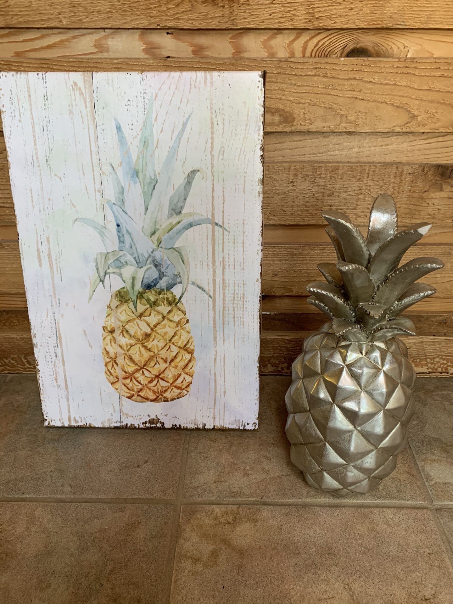 Pineapple Bathroom or Kitchen Decor